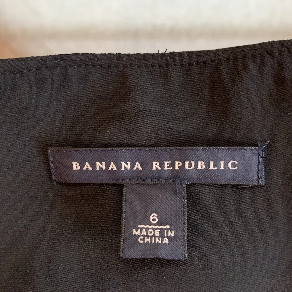Banana Republic Silk Camisole with front ruffles Size 6 - Picture 8 of 16
